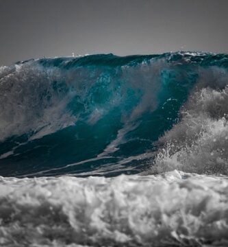 Energia valurilor si a mareelor
